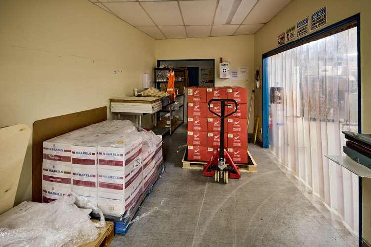 Unit D, 2 Centennial Highway Ngauranga_6