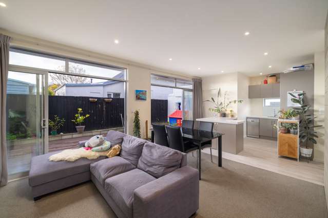 2/45 Antigua Street Addington_1