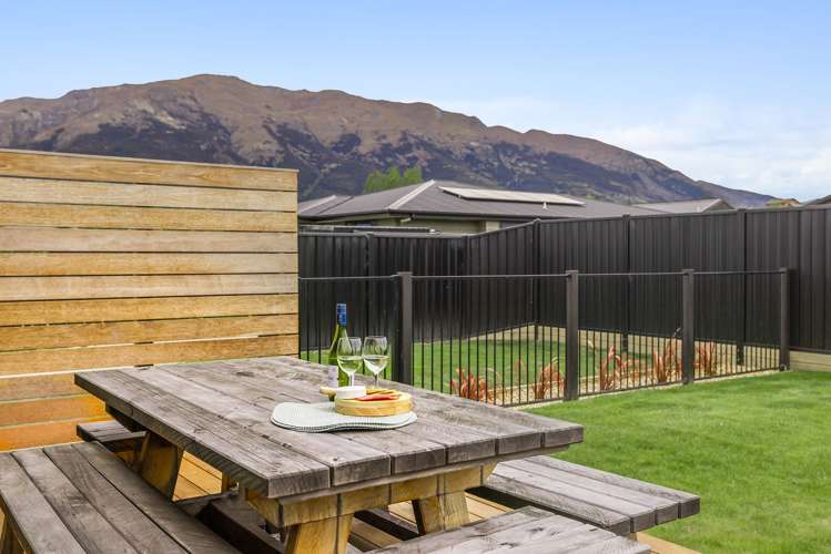9 Brewster Crescent Lake Hawea_7