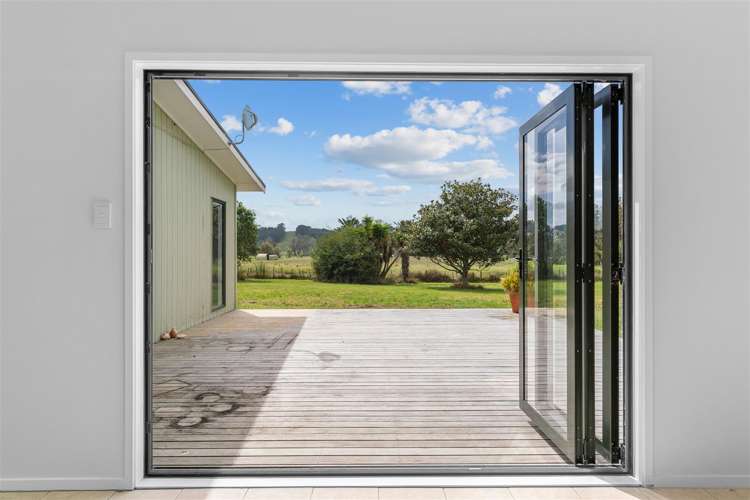 699 School Road Tomarata_17