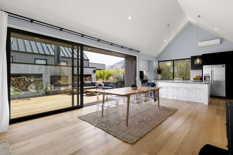 32 Falconer Rise Jacks Point_17