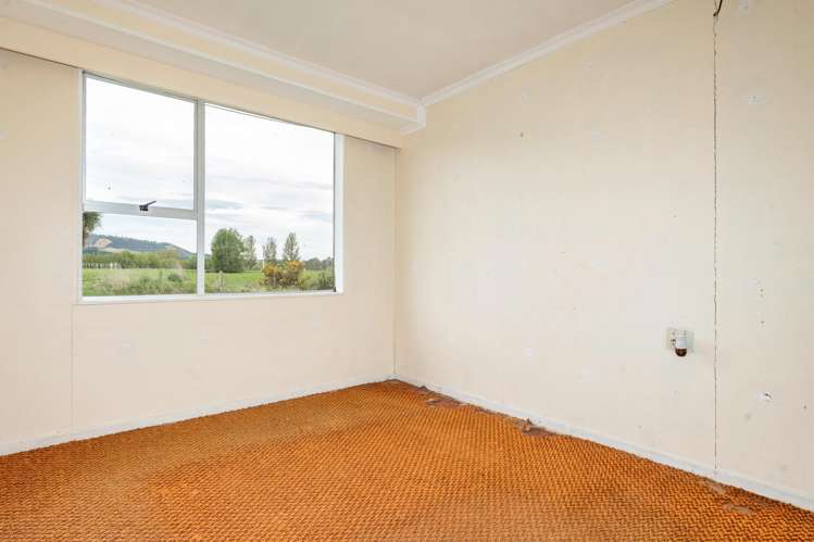 10 Burns St Milton_12