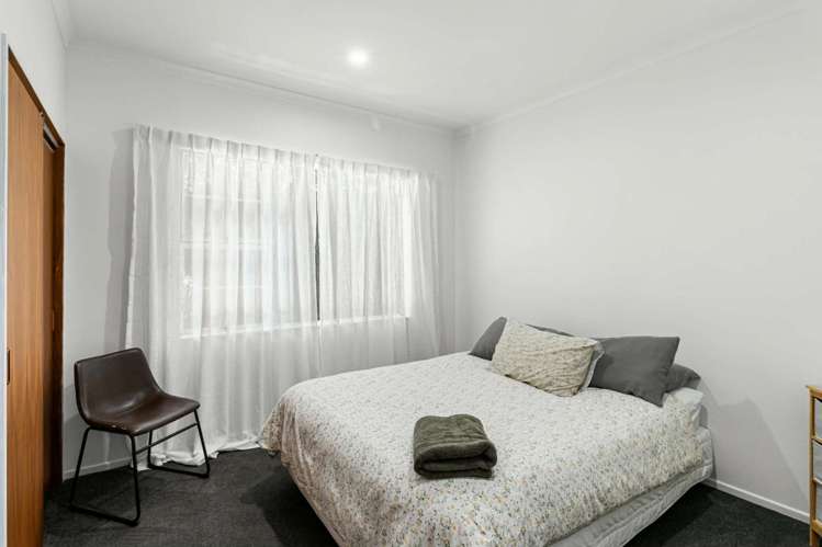 13 Burns Street Westown_14