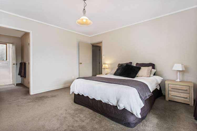 2 Spruce Place Totara Heights_6