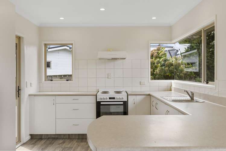 2/156 Spa Road Taupo_6