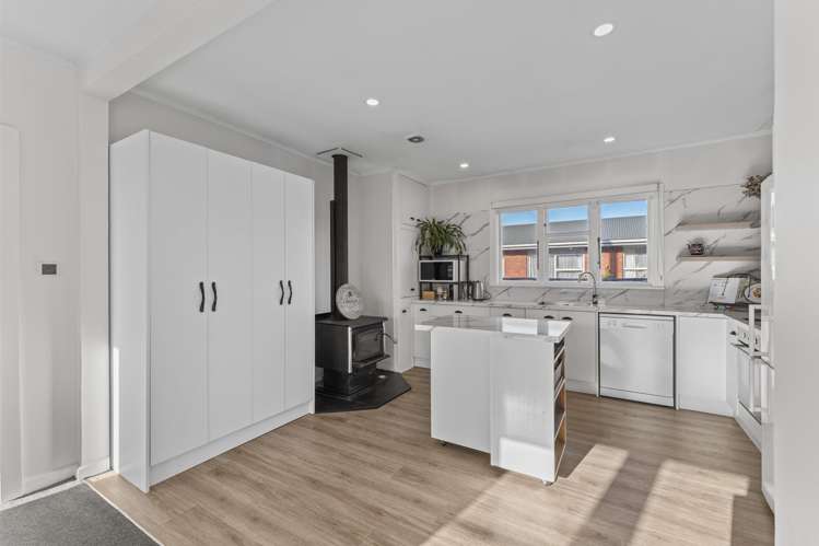 70 Neill Street Hornby_9
