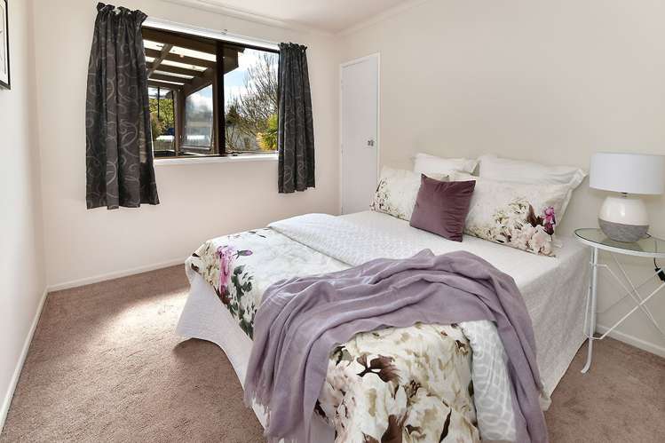 2 Win Grove Hatfields Beach_8