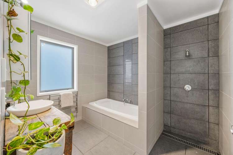 60 Mili Way Ranui_27