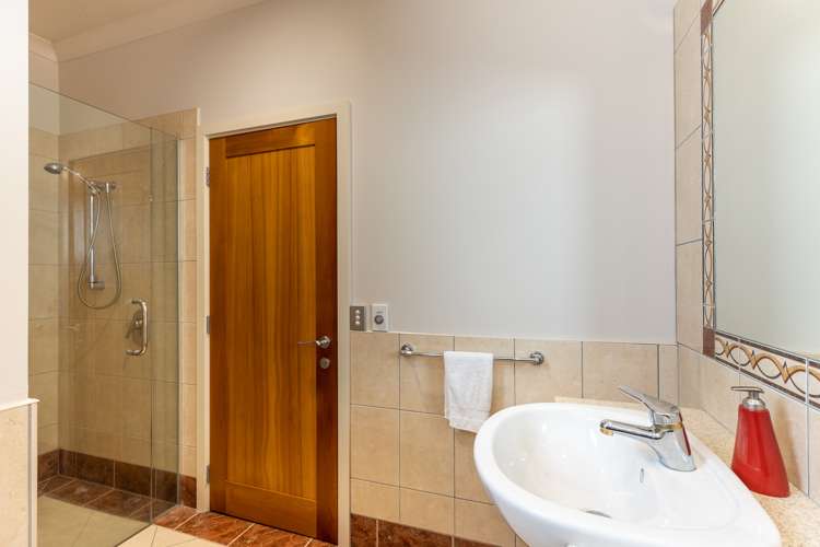 71 The Cliffs Britannia Heights_17