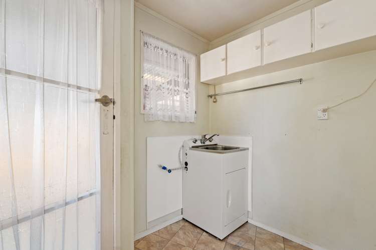 32 Browning Crescent Owhata_13