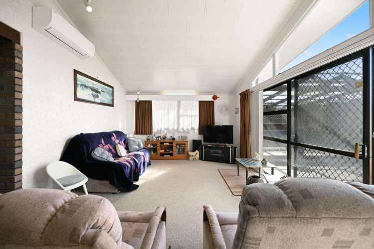 2 Guy Place Melville_9