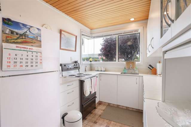 13 Burton Place Owhata_2