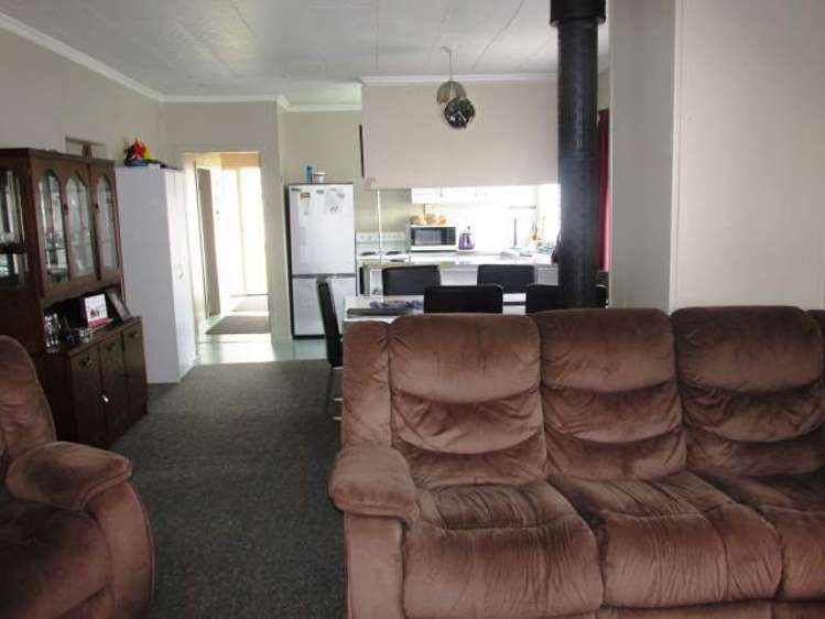 65 Shiel Street Reefton_21