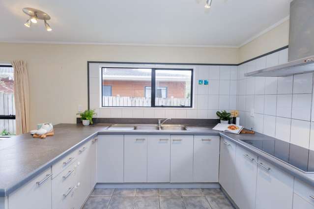 8 Furlong Crescent Churton Park_3