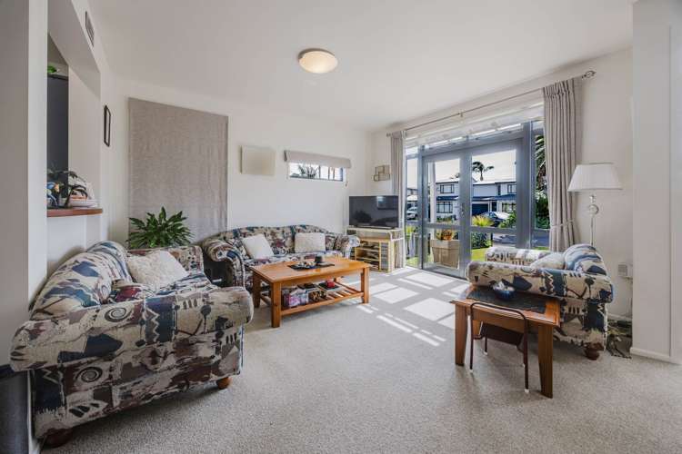 5/2 Armoy Drive East Tamaki_2