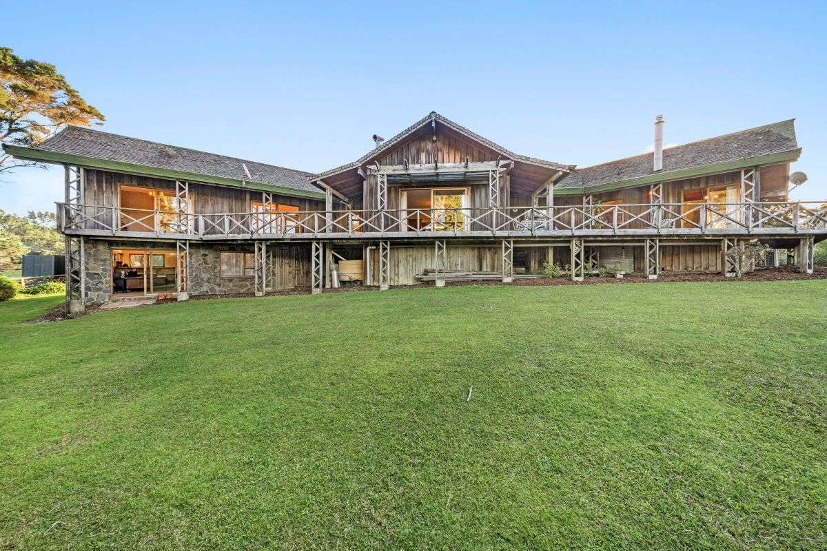 80 Messenger Road in Stillwater, Rodney
