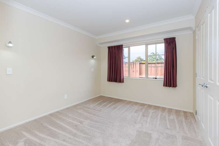 32 Miers Glade Rototuna North_9