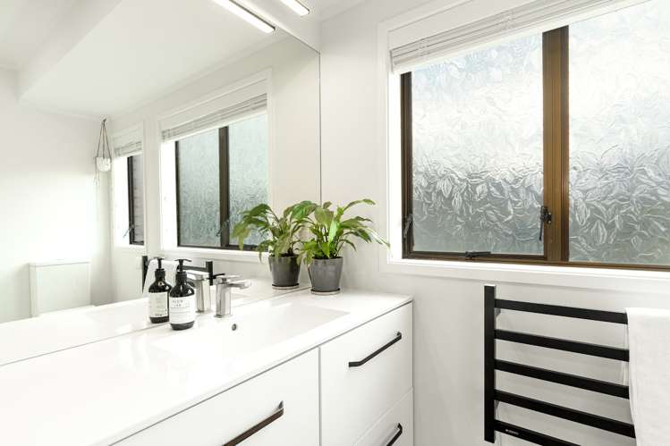 70 Heron Avenue East Matua_17