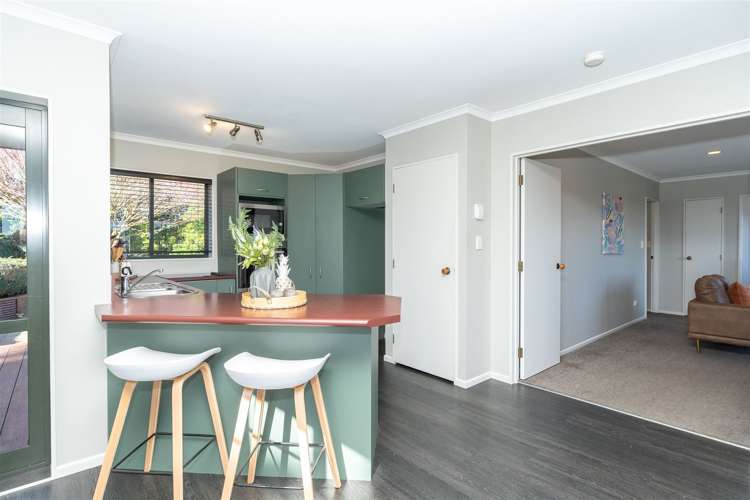 8 Pointon Glade Grandview Heights_14