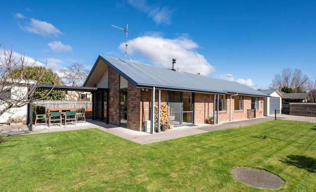 869m2 Section, Huge Garage, So Convenient