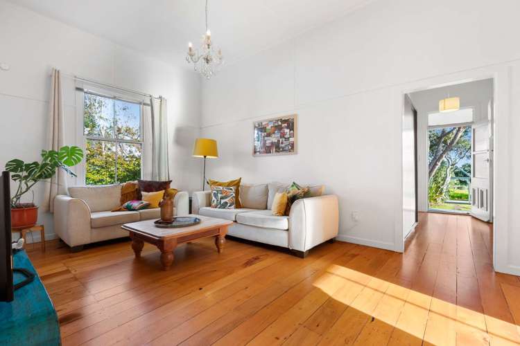 11 Green Lane Helensville_3