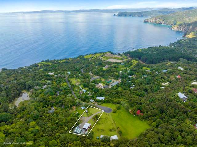 Birdsong and Ocean Views in Tuateawa