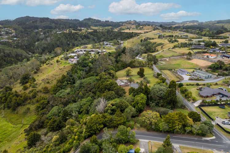 3 Mackesy Road Parahaki_41