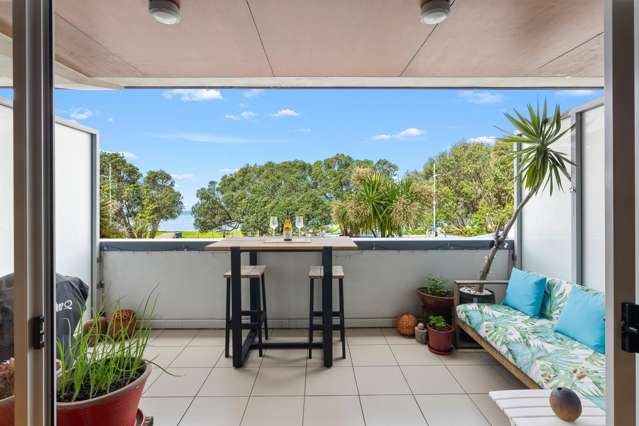 4/6 Beachfront Lane Browns Bay_1