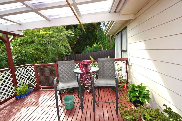 1/1 Pisces Road Glen Eden_14