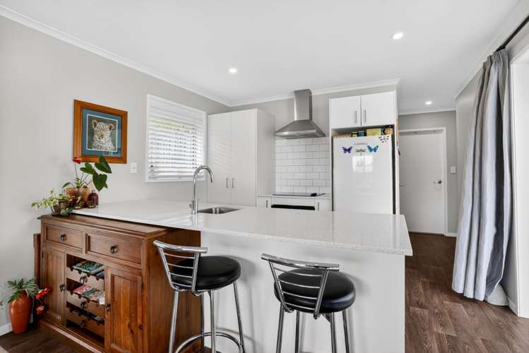 20 & 20A Brian Crescent Stanmore Bay_32