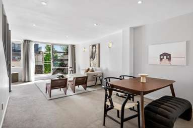 2/300 Parnell Road_3
