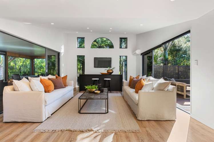 6 Birchwood Grove Greenhithe_11