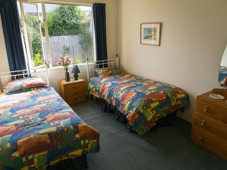 155 Pages Road Marchwiel_9