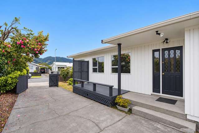 11 Makarini Street Paraparaumu_1