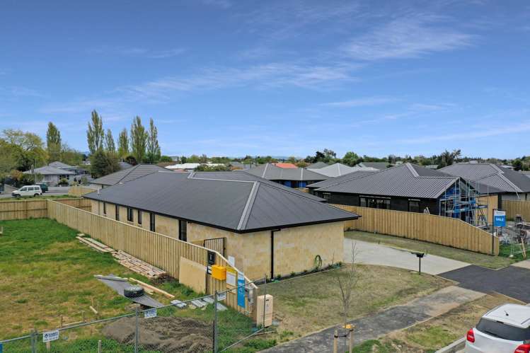 52 Strowan Avenue Elgin_26