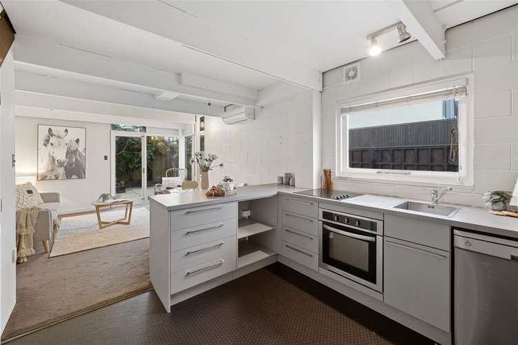 8/30 Clissold Street Merivale_6