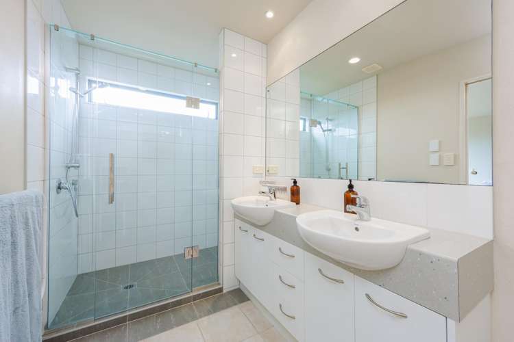 280 Alec Craig Way Gulf Harbour_23