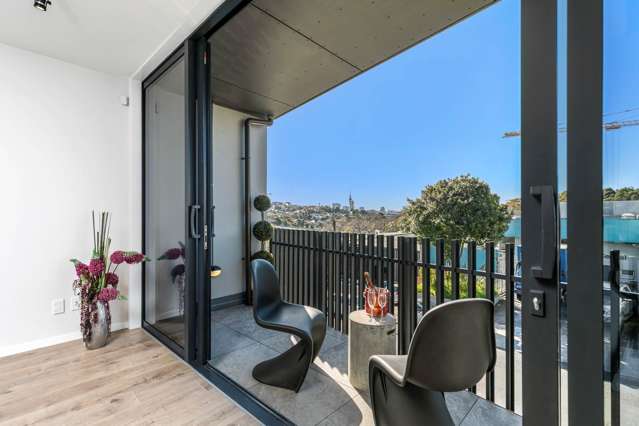 2/10 Central Road Kingsland_1