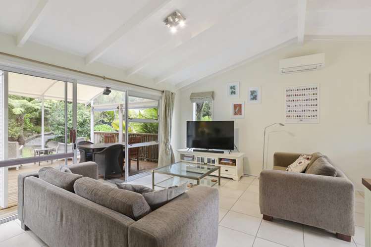 1123 Huia Road Huia_9