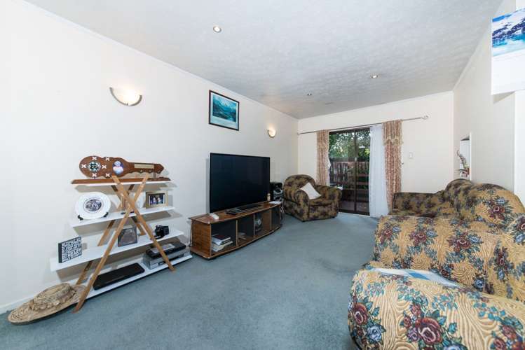 2/17 Chislehurst Street Henderson_4