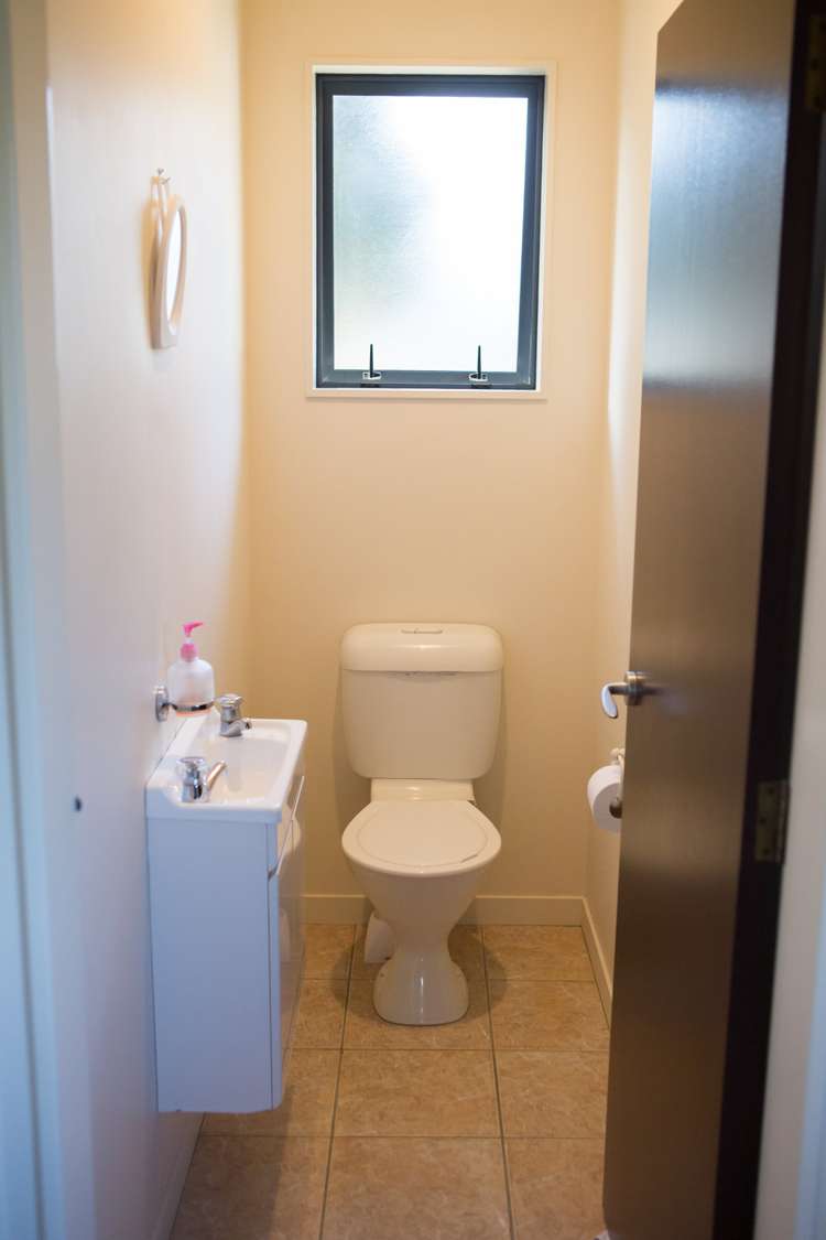 5/5 Court Road Tawa_11