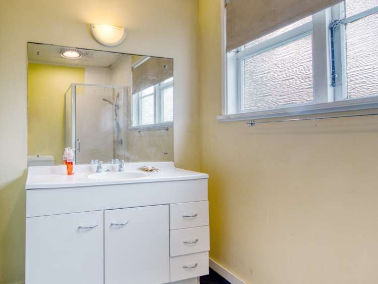 1/132 Edmonton Road Te Atatu South_11