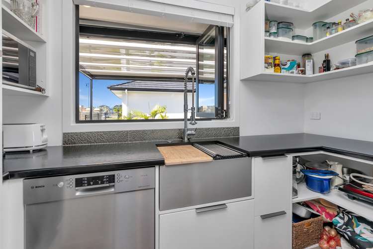 7 Fred Carr Place One Tree Point_13