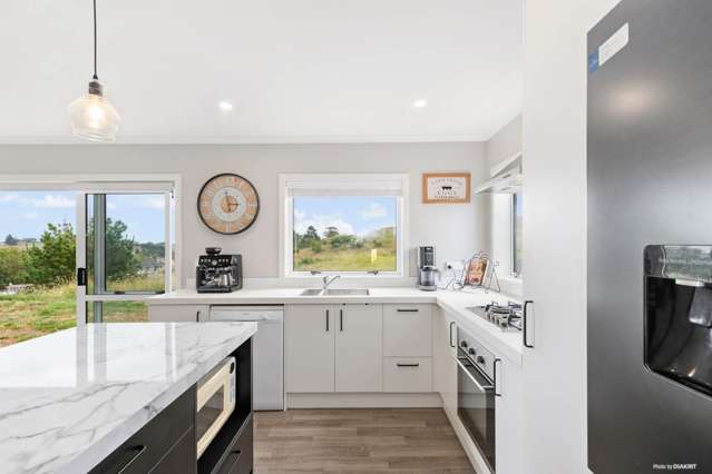 8 Naho Place Meremere_3