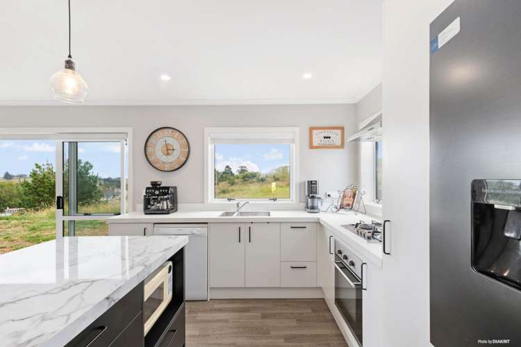 8 Naho Place Meremere_3