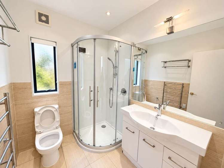 11 Gray Crescent Torbay_11