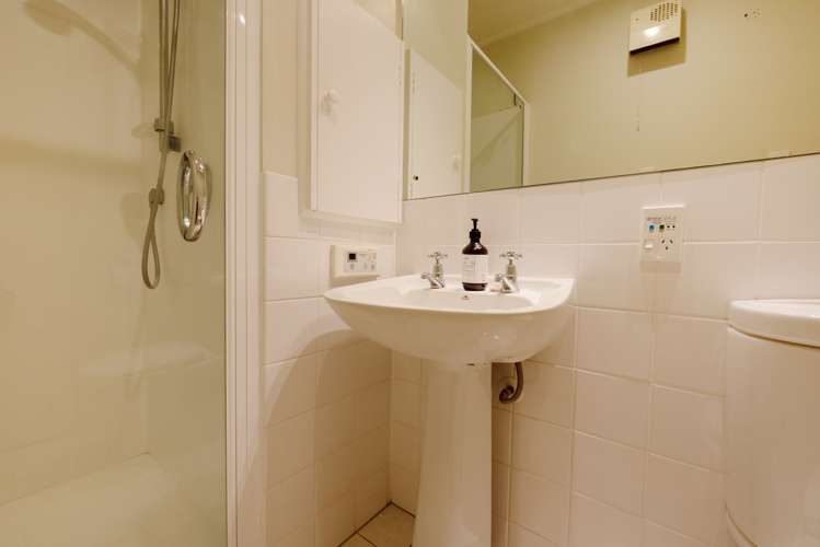 2 Hurman Street Karori_31