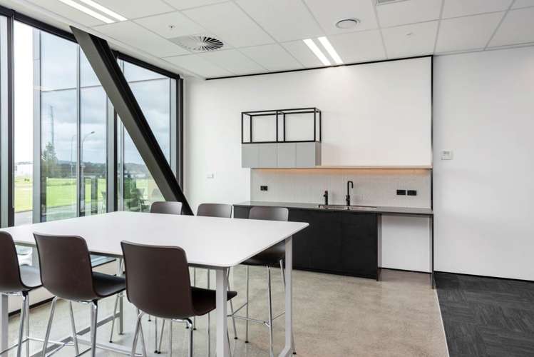 Building /64 Highbrook Drive East Tamaki_10