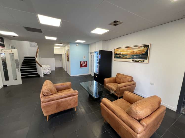 Whole Building/60 Hugo Johnston Drive Penrose_9