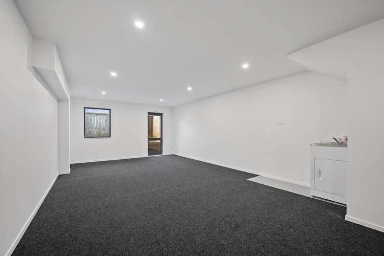 4/11 Oteha Valley Road Northcross_17